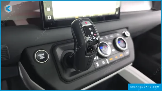 LAND ROVER DEFENDER 110 D250 X-DYNAMIC SE