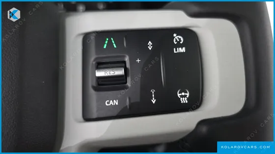 LAND ROVER DEFENDER 110 D250 X-DYNAMIC SE