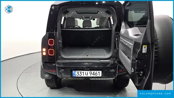 LAND ROVER DEFENDER 110 D250 X-DYNAMIC SE