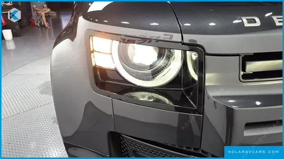 LAND ROVER DEFENDER 110 D250 X-DYNAMIC SE