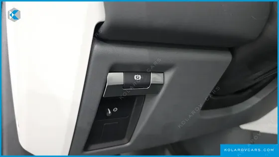 LAND ROVER DEFENDER 110 D250 X-DYNAMIC SE