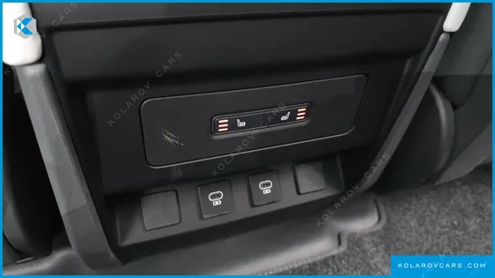 LAND ROVER DEFENDER 110 D250 X-DYNAMIC SE