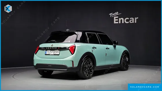 MINI COOPER 5 DOOR FAVOURED