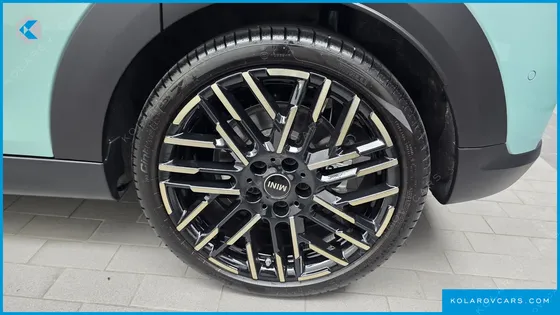 MINI COOPER 5 DOOR FAVOURED