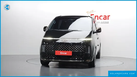 HYUNDAI STARIA LOUNGE 9-SEATER