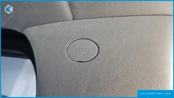 HYUNDAI STARIA LOUNGE 9-SEATER