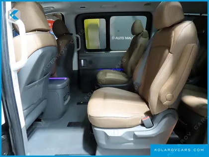 HYUNDAI STARIA 4WD LOUNGE 9-SEATER