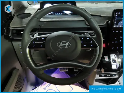 HYUNDAI STARIA 4WD LOUNGE 9-SEATER
