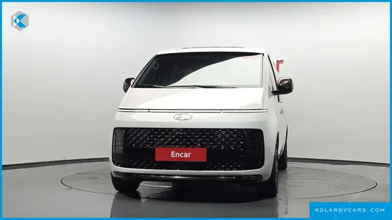 HYUNDAI STARIA 4WD LOUNGE 9-SEATER