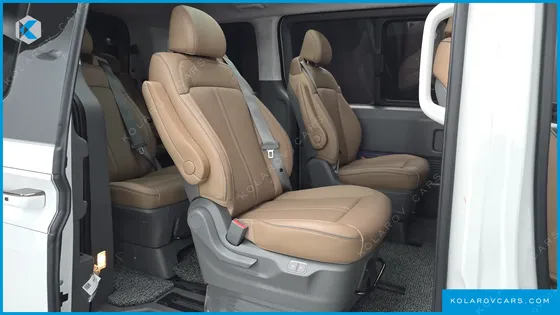 HYUNDAI STARIA 4WD LOUNGE 9-SEATER