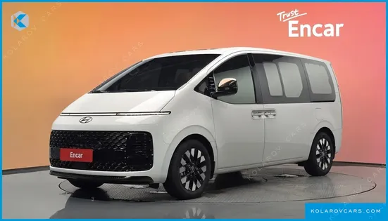 HYUNDAI STARIA 4WD LOUNGE 9-SEATER