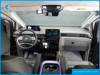 HYUNDAI STARIA 4WD LOUNGE 7-SEATER