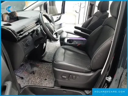 HYUNDAI STARIA 4WD LOUNGE 7-SEATER