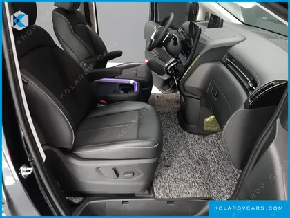 HYUNDAI STARIA 4WD LOUNGE 7-SEATER