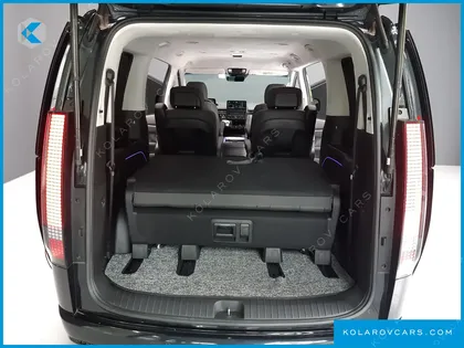 HYUNDAI STARIA 4WD LOUNGE 7-SEATER