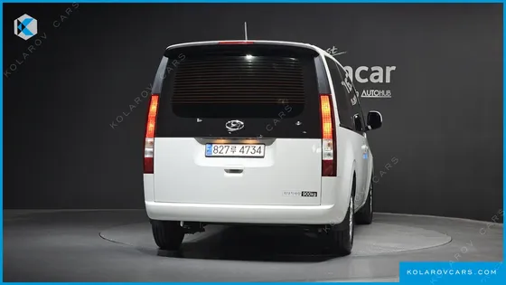 HYUNDAI STARIA CARGO 3-SEATER