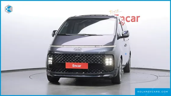 HYUNDAI STARIA 4WD LOUNGE 9-SEATER