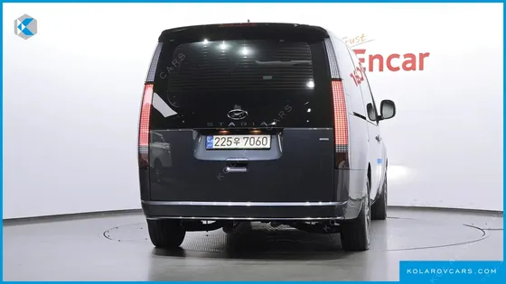 HYUNDAI STARIA 4WD LOUNGE 9-SEATER