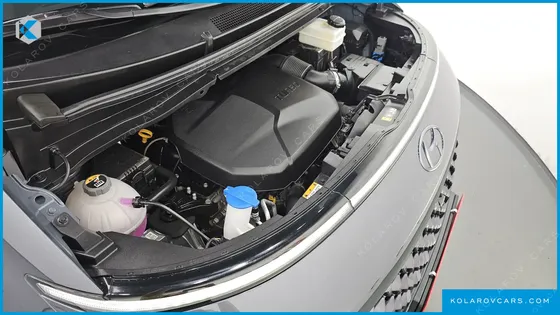 HYUNDAI STARIA 4WD LOUNGE 9-SEATER
