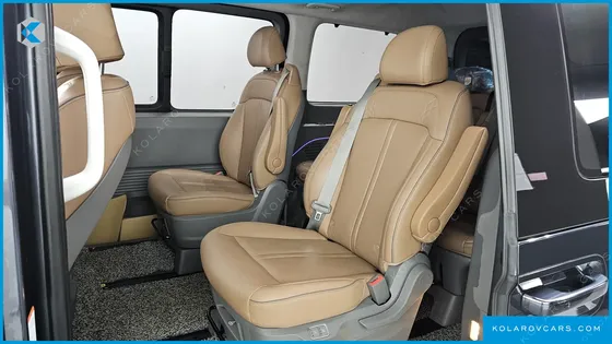 HYUNDAI STARIA 4WD LOUNGE 9-SEATER