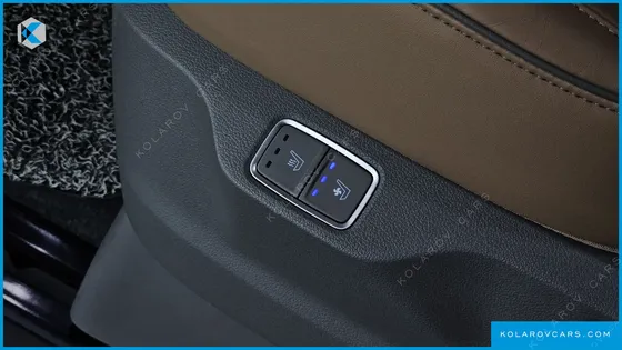 HYUNDAI STARIA 4WD LOUNGE 9-SEATER