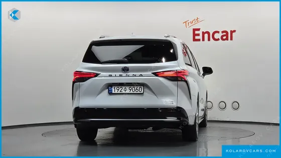 TOYOTA SIENNA 2.5 HYBRID 2WD