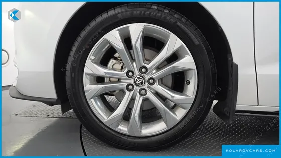 TOYOTA SIENNA 2.5 HYBRID 2WD