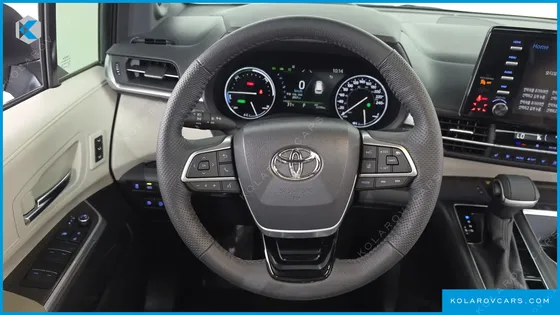 TOYOTA SIENNA 2.5 HYBRID 2WD