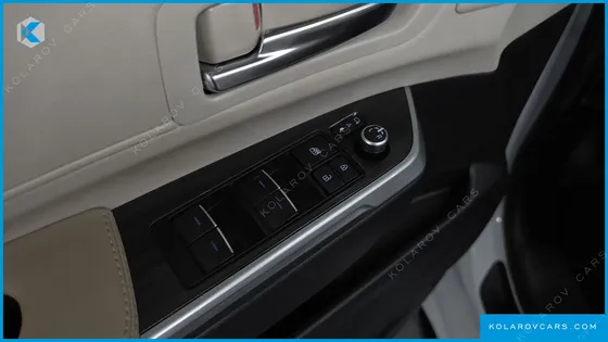 TOYOTA SIENNA 2.5 HYBRID 2WD