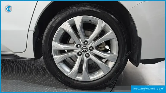 TOYOTA SIENNA 2.5 HYBRID 2WD