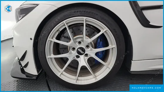 BMW M4 M4 COUPE