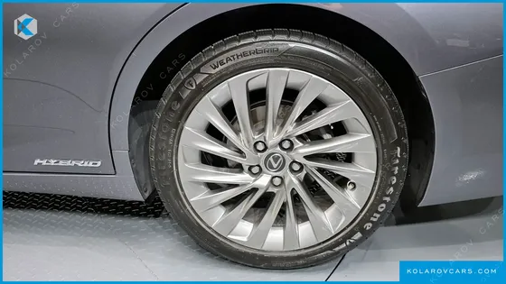 LEXUS ES LUXURY PLUS