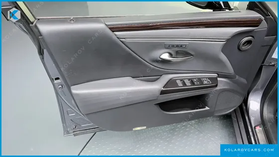 LEXUS ES LUXURY PLUS