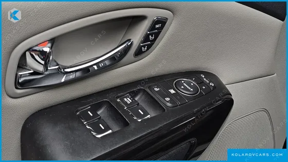 KIA CARNIVAL 7-SEATER LIMOUSINE