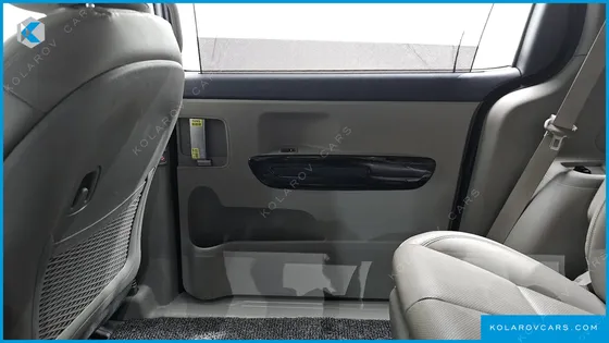 KIA CARNIVAL 7-SEATER LIMOUSINE