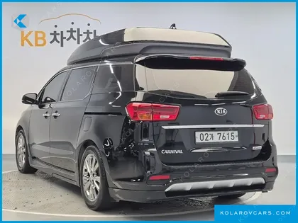 KIA CARNIVAL GASOLINE 9-SEATER HI-LIMOUSINE