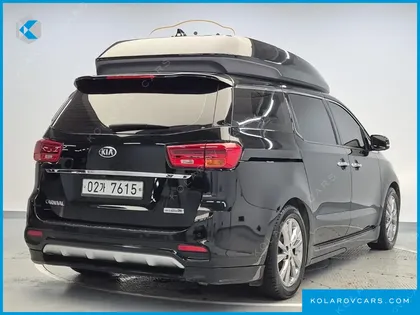 KIA CARNIVAL GASOLINE 9-SEATER HI-LIMOUSINE