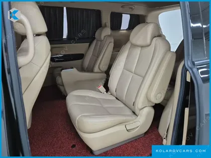 KIA CARNIVAL GASOLINE 9-SEATER HI-LIMOUSINE