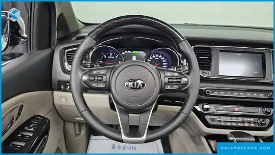 KIA CARNIVAL 9-SEATER NOBLESSE SPECIAL