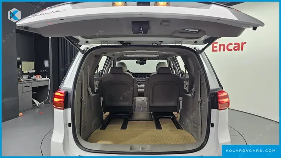 KIA CARNIVAL 9-SEATER NOBLESSE SPECIAL