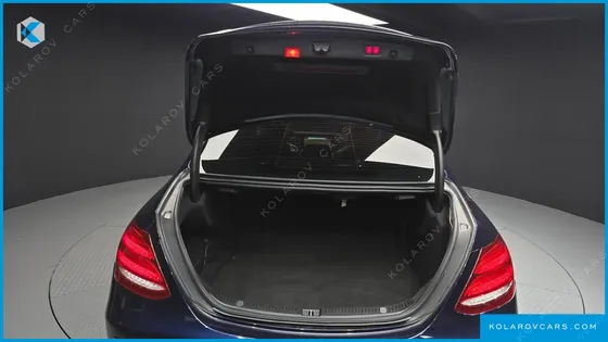 MERCEDES E-CLASS E300 4MATIC AVNATGARDE