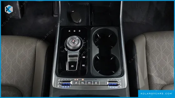 KIA CARNIVAL 9-SEATER NOBLESSE