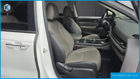 KIA CARNIVAL 9-SEATER PRESTIGE