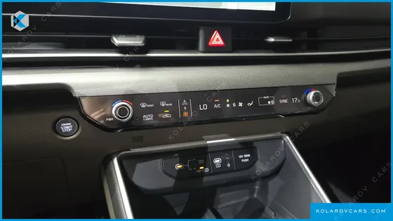 KIA CARNIVAL 9-SEATER PRESTIGE
