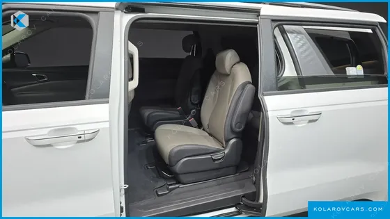 KIA CARNIVAL 9-SEATER PRESTIGE