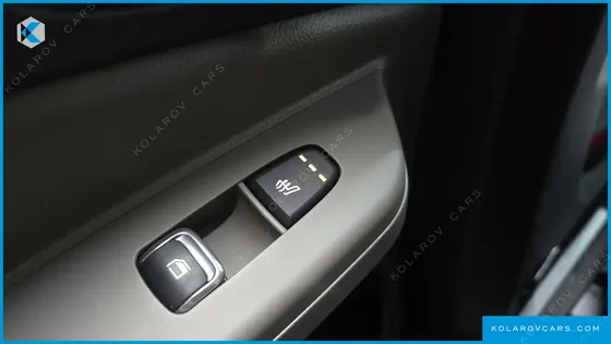 KIA CARNIVAL 9-SEATER PRESTIGE