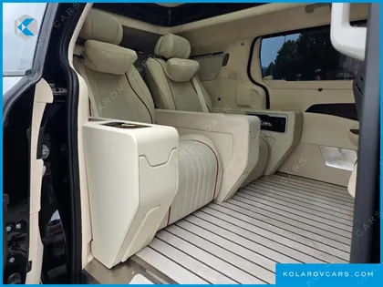 KIA CARNIVAL GASOLINE 4-SEATER HI LIMOUSINE (SPECIAL)