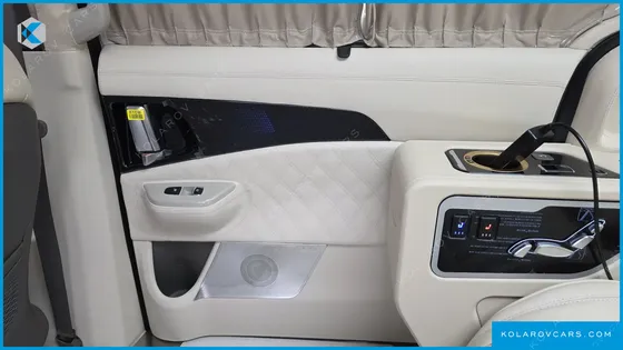 KIA CARNIVAL HEV 9-SEATER HI-LIMOUSINE (SPECIAL VEHICLE)