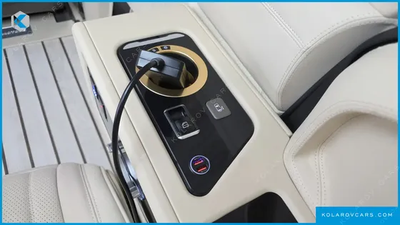 KIA CARNIVAL HEV 9-SEATER HI-LIMOUSINE (SPECIAL VEHICLE)
