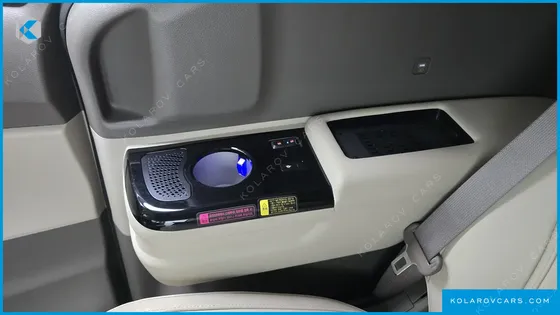 KIA CARNIVAL HEV 4-SEATER HI LIMOUSINE